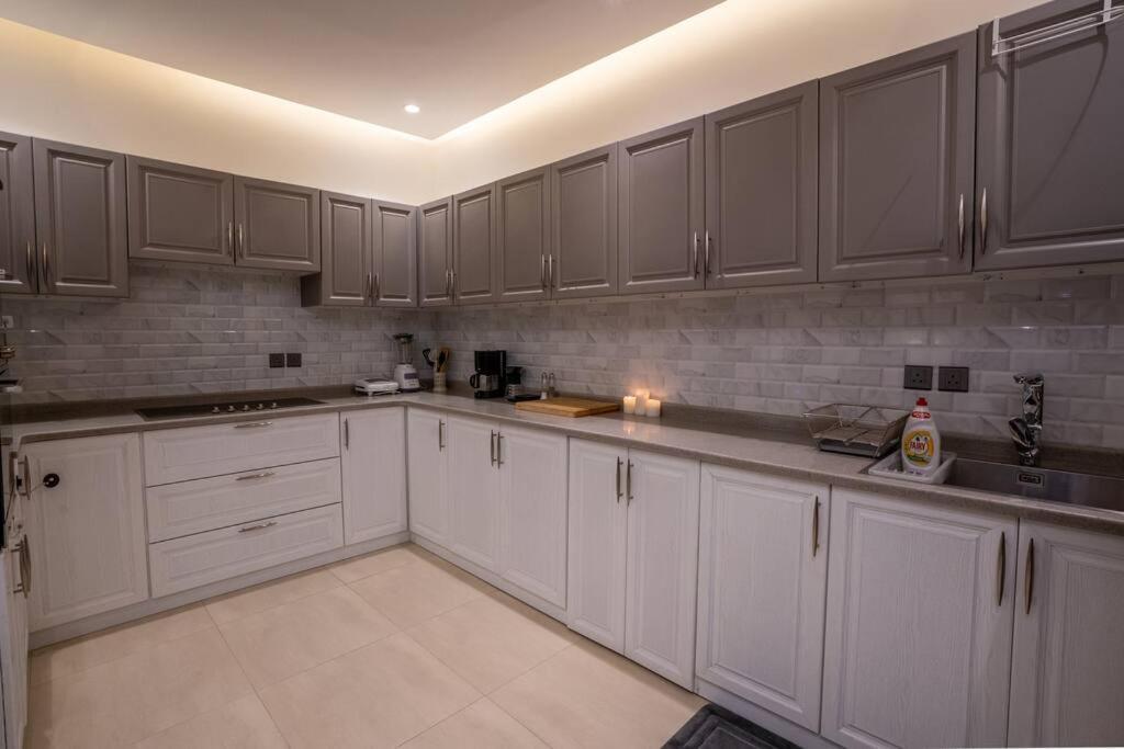 10 Minutes To Boulevard, Modern In Al-malqa, Self Check-in *